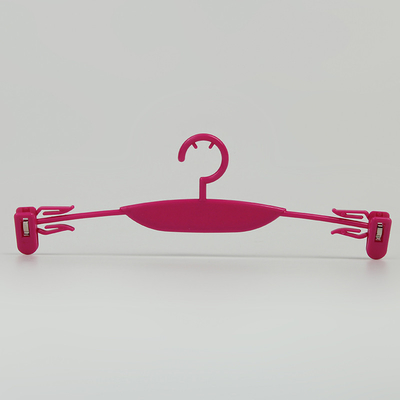 โลโก้การพิมพ์ที่กำหนดเองไม้แขวนเสื้อชั้นในพลาสติก Rose Red Undergarments Hanger